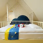 Narada Resort Shanghai Hotel Disney Store