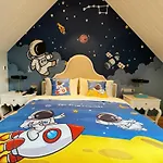 Narada Resort Shanghai Hotel Disney Store